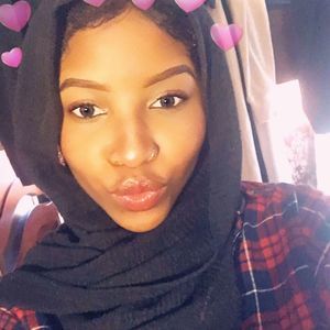 Meet your Posher, Amina